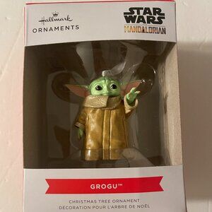 NIB- Star Wars Baby Yoda Grogu Christmas Ornaments